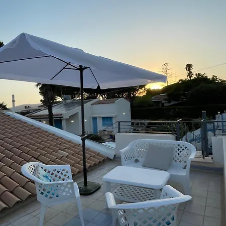 Fronte Mare Con Giardino Privato فونتاني بيانكي